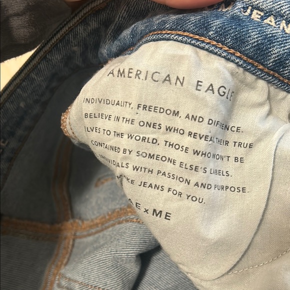 American Eagle
Women's Distressed Blue Jeans - Picture 3 of 4